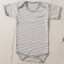 Body Bebê Manga Curta RN/P/M/G Listrado Suedine 100% Algodão